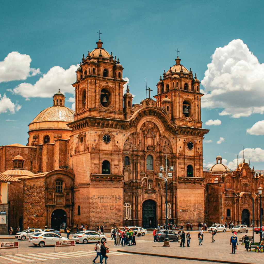 A vista de uma igreja histórica em Lina, no Peru. Escapadas.